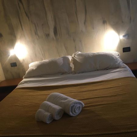 B & B La Guesthouse Poirino Eksteriør billede