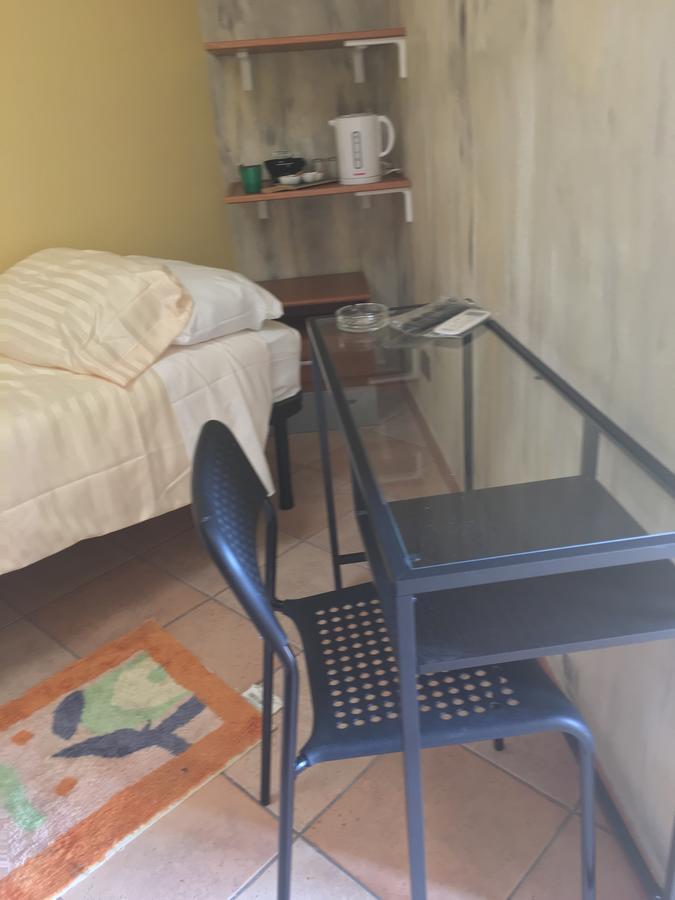 B & B La Guesthouse Poirino Eksteriør billede