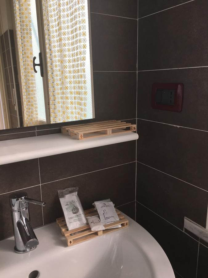 B & B La Guesthouse Poirino Eksteriør billede