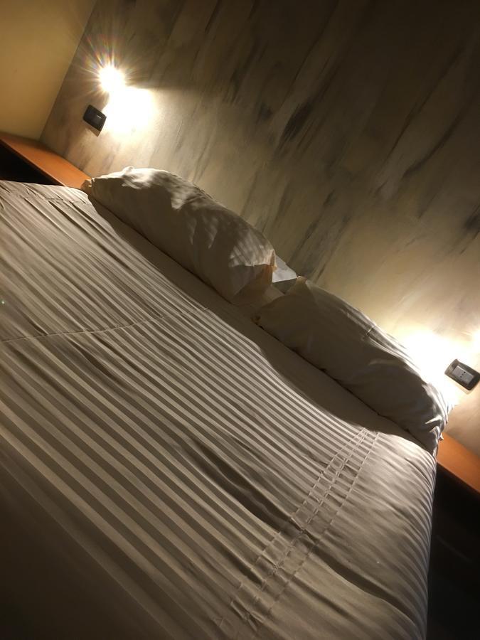 B & B La Guesthouse Poirino Eksteriør billede