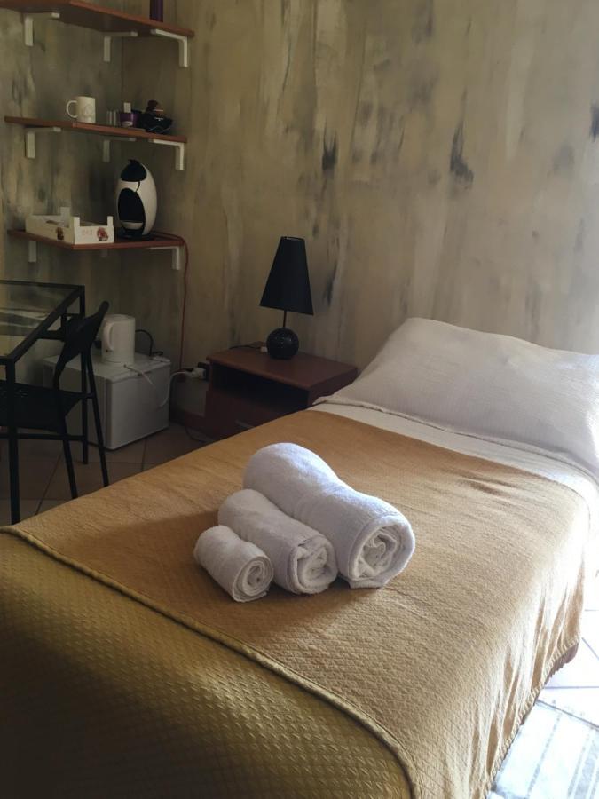 B & B La Guesthouse Poirino Eksteriør billede