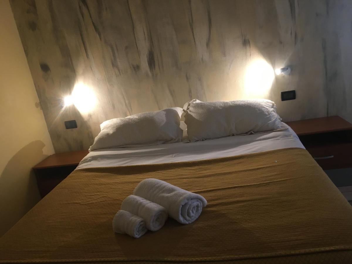 B & B La Guesthouse Poirino Eksteriør billede