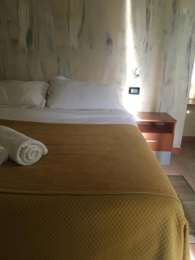 B & B La Guesthouse Poirino Eksteriør billede